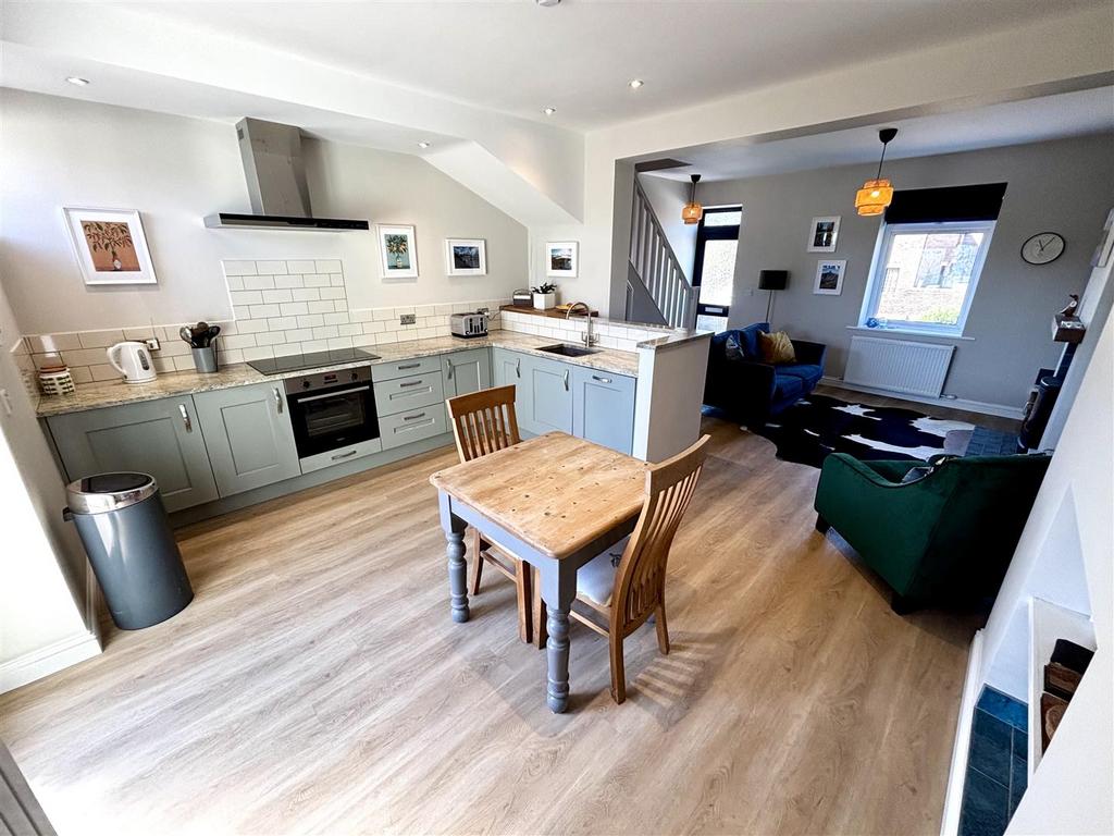 Kitchen/Dining