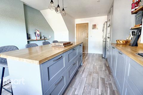 5 bedroom detached house for sale, James Drive, Calverton