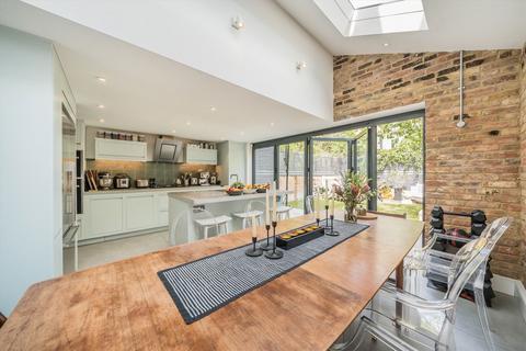 35 Foulden Road, London, N16 7UU