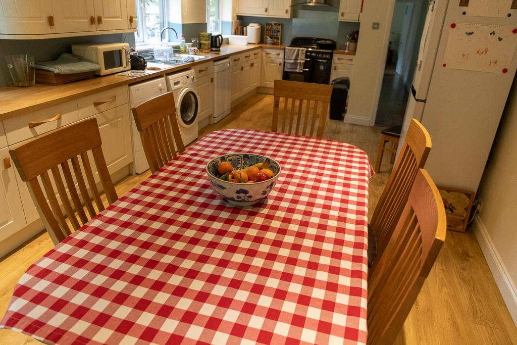 Dining Room 4.JPG