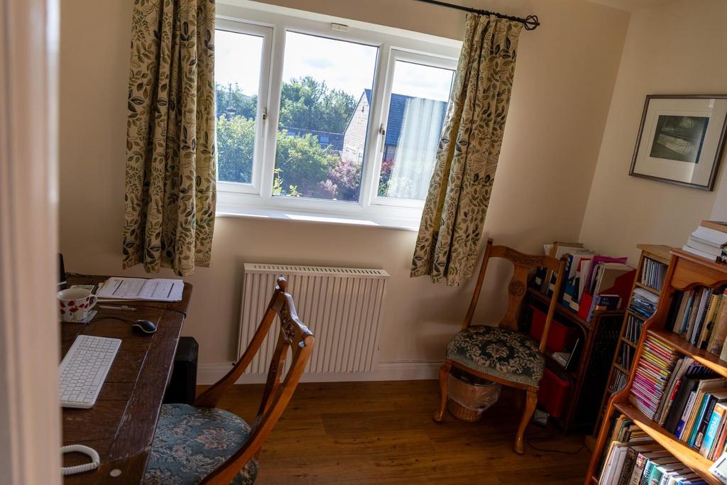 Small Bedroom 4.JPG