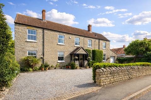 undefined, Queen Street, Somerton TA11