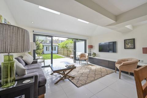 Flat 4, 1 Woodside, London, SW19 7AR