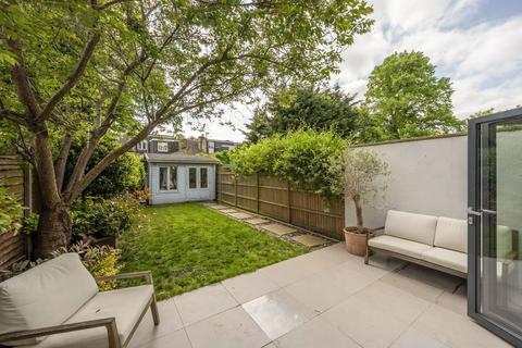 Flat 4, 1 Woodside, London, SW19 7AR