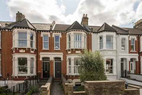 Flat 4, 1 Woodside, London, SW19 7AR