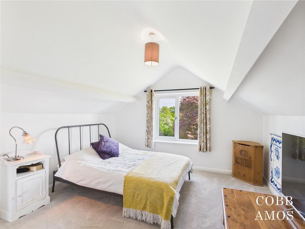 CAM02803 G0-PR0174-STILL011.jpg