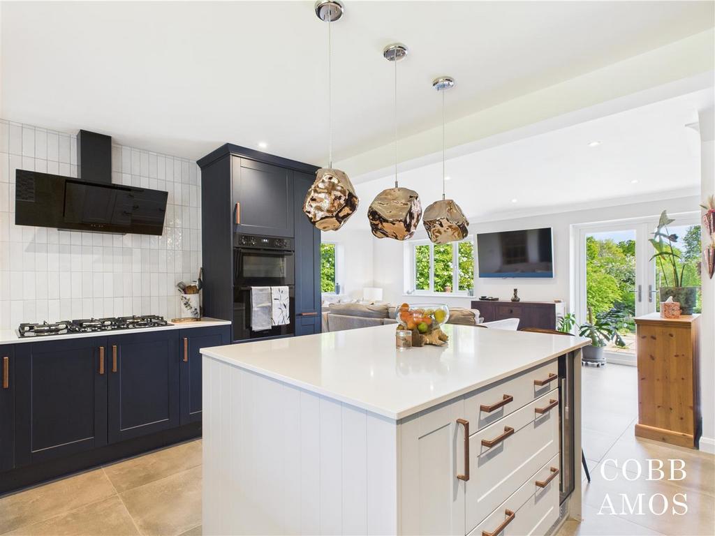 CAM02803 G0-PR0174-STILL079.jpg