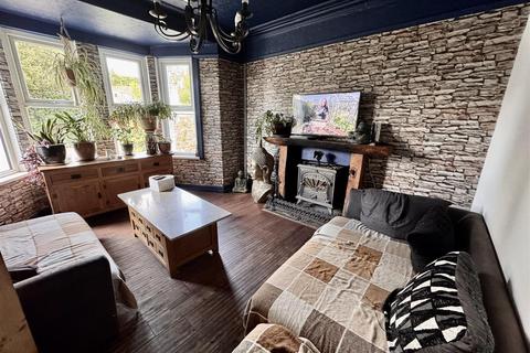 1 Brynlloi Road, Glanamman, Ammanford, SA18 1EQ