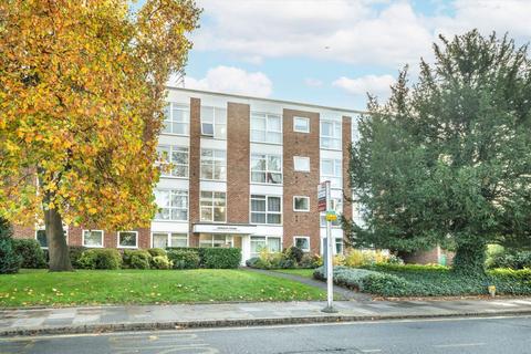 2 bedroom flat to rent, Claremont Road, Surbiton KT6