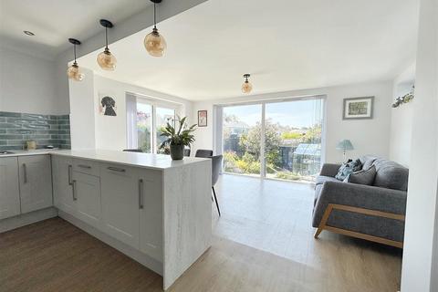 3 Woon Lane, Carnon Downs, Truro, TR3 6LR