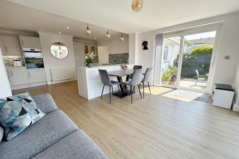 3 Woon Lane, Carnon Downs, Truro, TR3 6LR