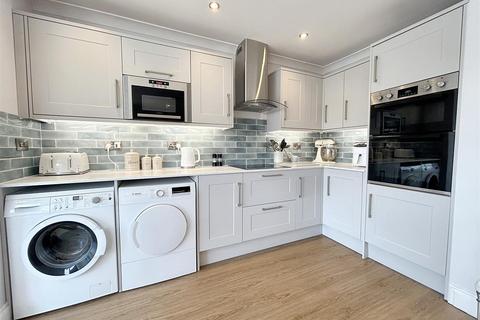 3 Woon Lane, Carnon Downs, Truro, TR3 6LR