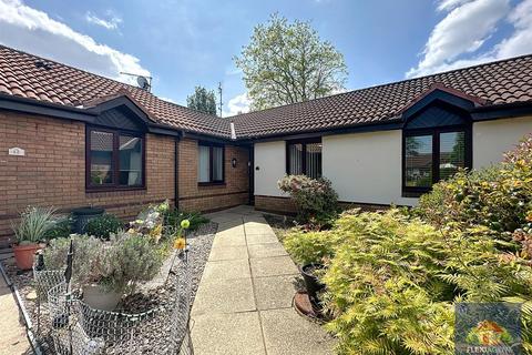 2 bedroom terraced bungalow for sale, The Woodlands, Southport PR8
