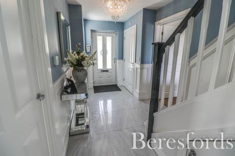 4 bedroom detached house for sale, School Avenue, Basildon, SS15