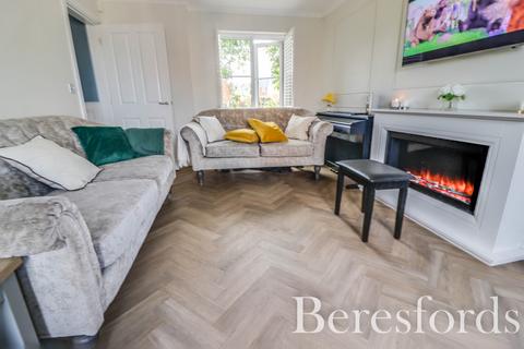 4 bedroom detached house for sale, School Avenue, Basildon, SS15
