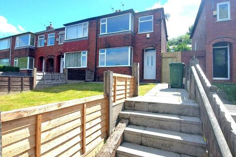 3 bedroom end of terrace house to rent, Fotherby Drive, Manchester