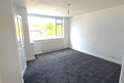 3 bedroom end of terrace house to rent, Fotherby Drive, Manchester