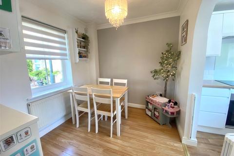 28 Greenwich Way, Waltham Abbey, EN9 3YB