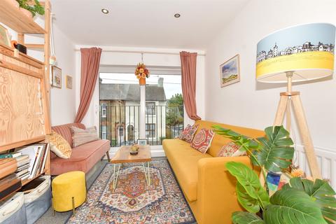 27a Walton Road, Folkestone, CT19 5QR