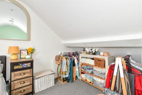 27a Walton Road, Folkestone, CT19 5QR