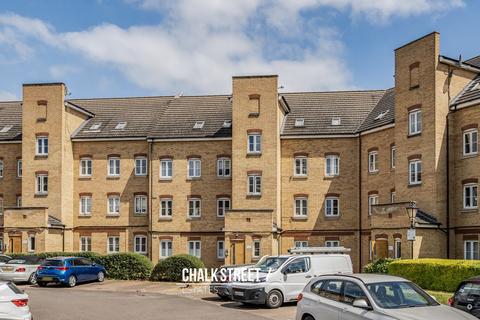 2 bedroom flat for sale, Nyall Court, Kidman Close, Gidea Park, RM2