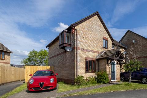 3 bedroom semi-detached house for sale, Manor Chase, Beddau, Pontypridd, CF38