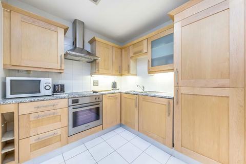 2 bedroom flat to rent, Belvedere Road, London SE1