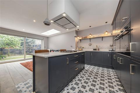 32 Victor Road, Teddington, TW11 8SR
