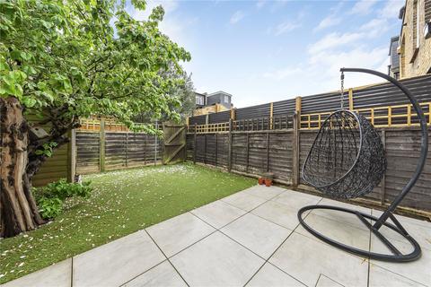 32 Victor Road, Teddington, TW11 8SR