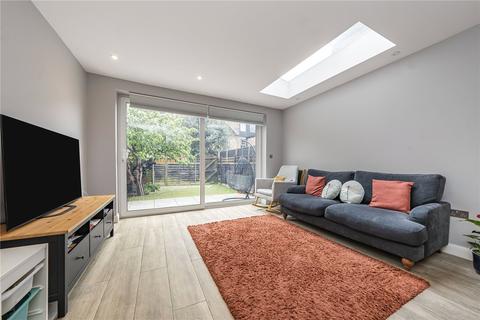 32 Victor Road, Teddington, TW11 8SR
