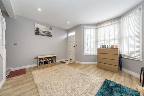 32 Victor Road, Teddington, TW11 8SR