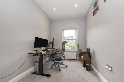 32 Victor Road, Teddington, TW11 8SR