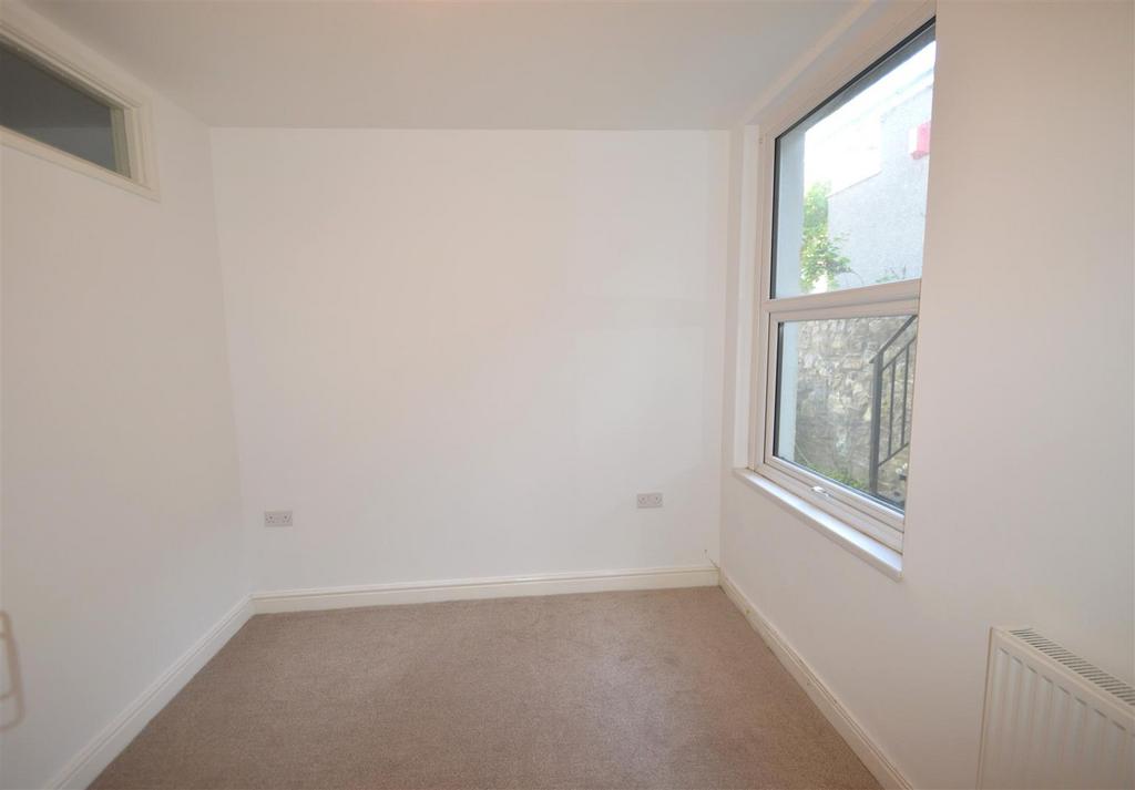 Bedroom 2.JPG