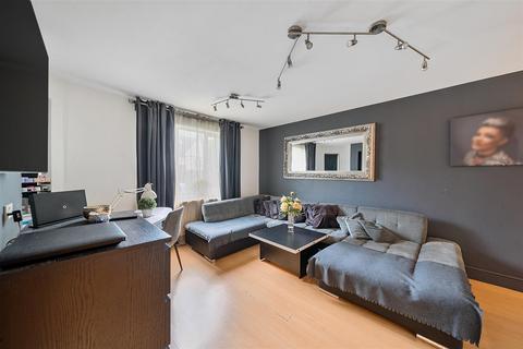 2 bedroom apartment for sale, Edgwarebury Gardens, Edgware