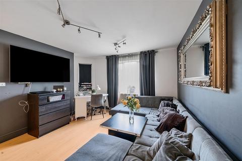 2 bedroom apartment for sale, Edgwarebury Gardens, Edgware
