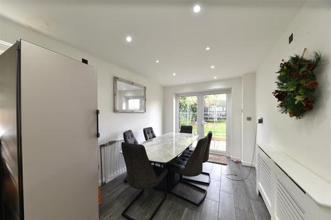 27 Jackdaw Close, Stevenage, SG2 9DA
