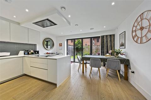 1 Noel Square, Teddington, TW11 8JA