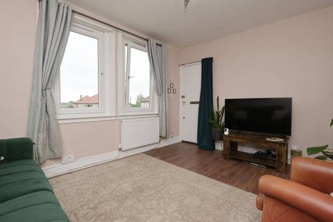 23/4 Restalrig Crescent, Edinburgh, EH7 6HH