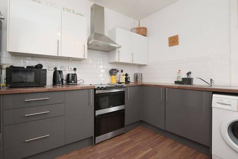 23/4 Restalrig Crescent, Edinburgh, EH7 6HH