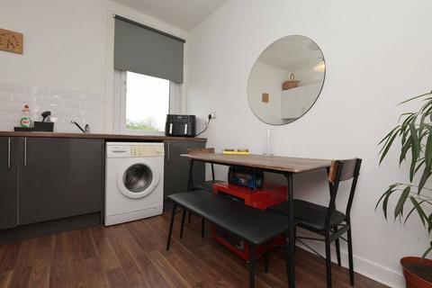 23/4 Restalrig Crescent, Edinburgh, EH7 6HH