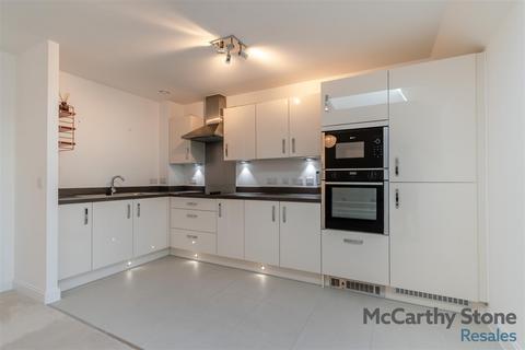 2 bedroom apartment for sale, 2a Addington Road, Sanderstead