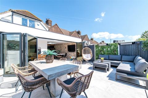 8 Axtane, Southfleet, Gravesend, DA13 9NB