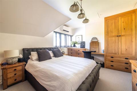8 Axtane, Southfleet, Gravesend, DA13 9NB