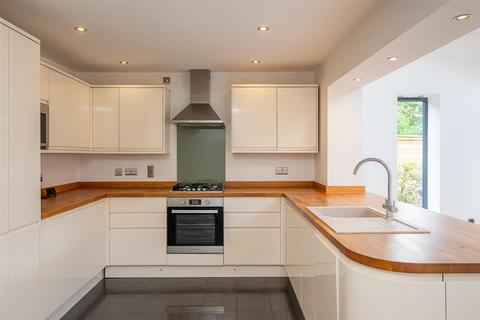 40 Broadstone Way, York, YO30 4UF
