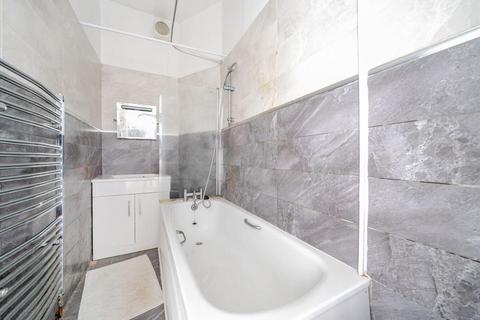 1 bedroom flat for sale, Archway Road, Highgate, London, N6