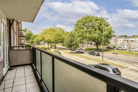 3 bedroom flat for sale, Albemarle Park, Stanmore HA7