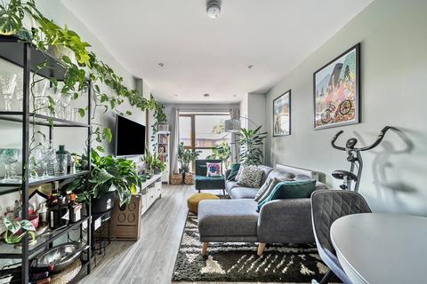 1 bedroom flat for sale, Streatham Road, Mitcham, MITCHAM, CR4