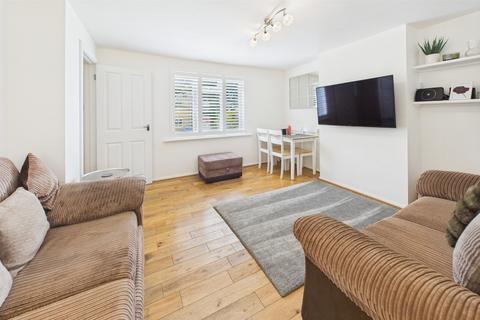 14 Shepherds Green, Hemel Hempstead, HP1 2HL