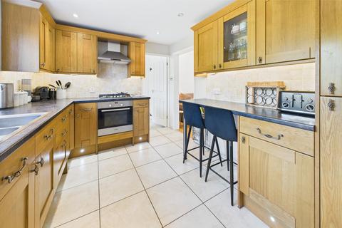 14 Shepherds Green, Hemel Hempstead, HP1 2HL