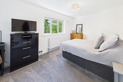 14 Shepherds Green, Hemel Hempstead, HP1 2HL